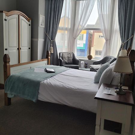 J'S Mayfair Guest House Blackpool Eksteriør bilde