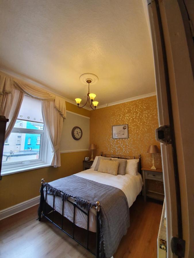 J'S Mayfair Guest House Blackpool Eksteriør bilde
