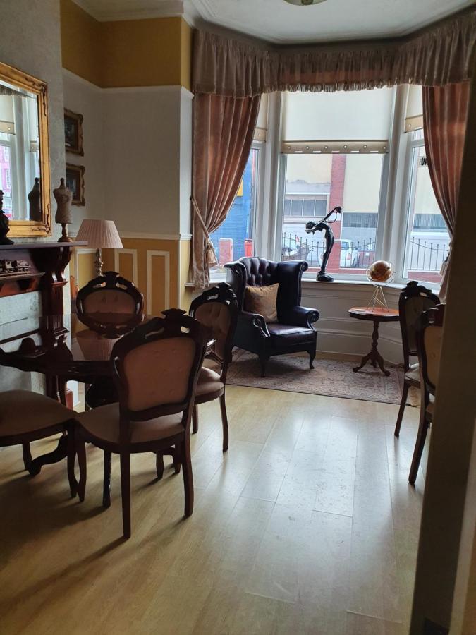 J'S Mayfair Guest House Blackpool Eksteriør bilde