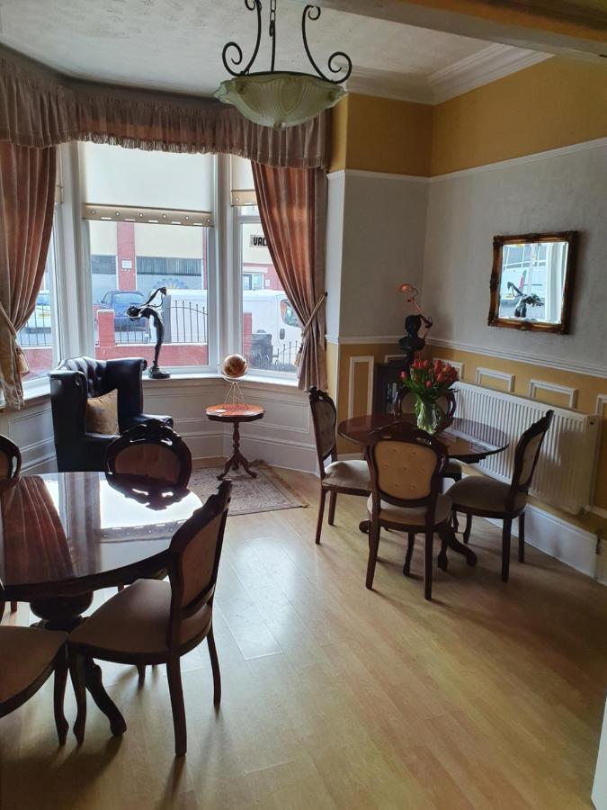 J'S Mayfair Guest House Blackpool Eksteriør bilde